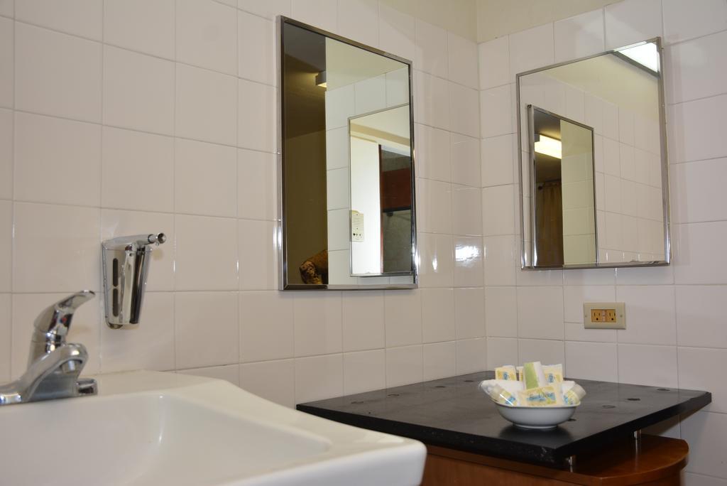 Hostal Universitario Сан-Херман Экстерьер фото